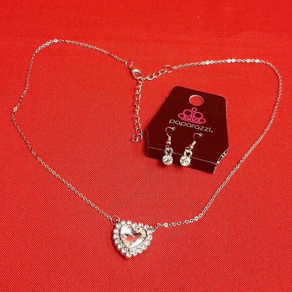 Paparazzi Earrings Necklace Set Out of the Glitteryness of Your Heart White - Picture 11 of 11